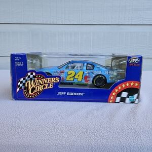 Winner's Circle 2000 Jeff Gordon #24 Peanuts Snoopy 1:24 Diecast Monte Carlo